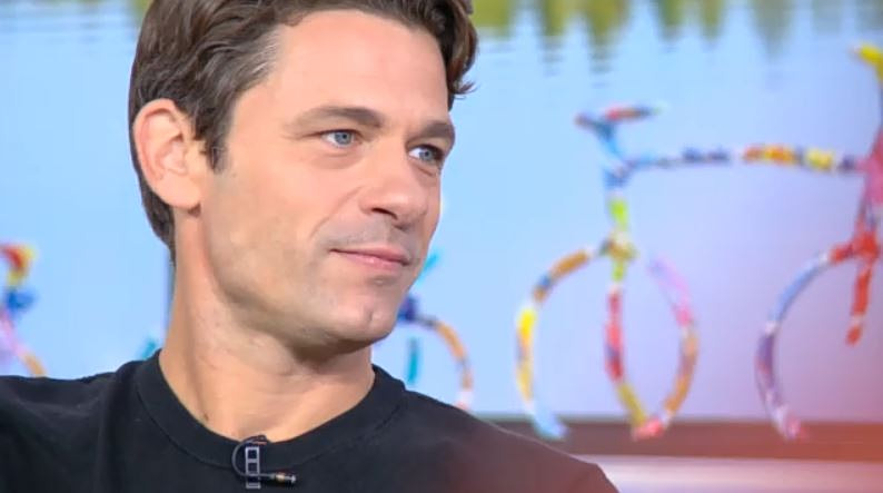 Αποστόλης Τότσικας: «Με ενδιαφέρει να “μιλάω” μέσα από τη δουλειά μου»