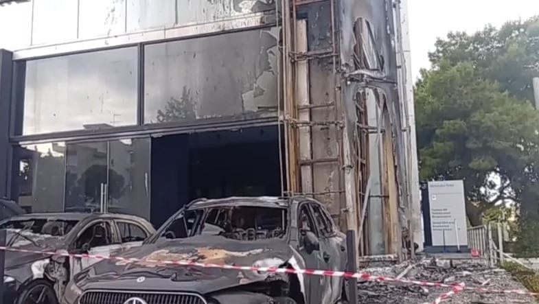 Γλυφάδα: Εμπρησμός σε αντιπροσωπεία αυτοκινήτων