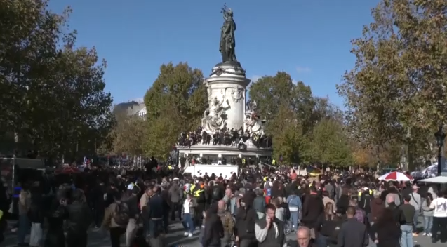«Αναβρασμός» στο πολιτικό σκηνικό με φόντο τις κινητοποιήσεις στην Ευρώπη
