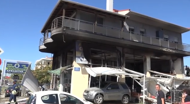 Λάρισα: Έκρηξη σε συνεργείο αυτοκινήτων – Συγκλονιστικές μαρτυρίες στο MEGA