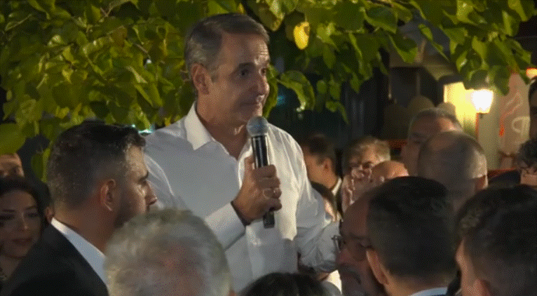 Διπλή επίθεση Μητσοτάκη σε Ανδρουλάκη και Τσίπρα