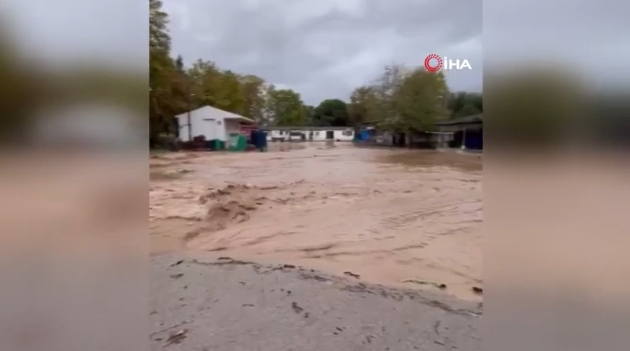 Τουρκία: Νεκροί & αγνοούμενοι από τις πλημμύρες στην Κωνσταντινούπολη