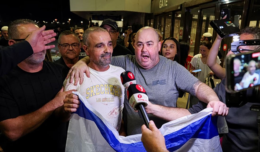 Παγκόσμιο σοκ με απόπειρα αεροπειρατείας σε πτήση με προορισμό το Τελ Αβίβ – Ομανός συγκυβερνήτης μαχαίρωσε τον Ινδό κυβερνήτη